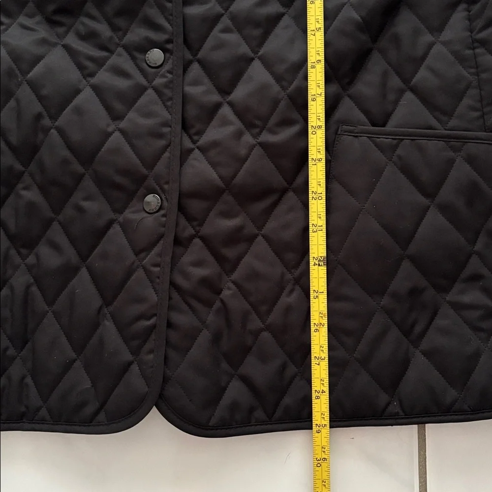 Burberry Women’s Black Quilted Barn Jacket - Picture 7 of 13